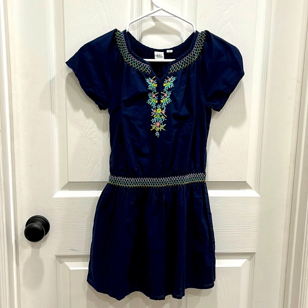 Gap Kids navy dress with spring appliqué and smocking. Girls size M regular.